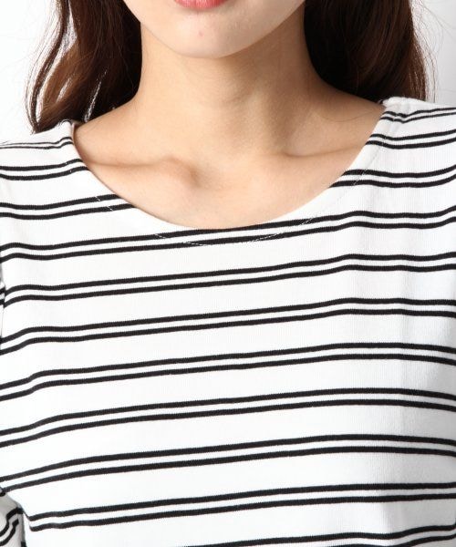 LOWRYS FARM(ローリーズファーム)の「コットンボーダーパワショル5分袖(トップス・レディース・オフ*ブラック/ネイビー*オフ*レッド/チャコールグレー*ネイビー*グリーン/ネイビー*オフ・M/L)」の7枚目の写真