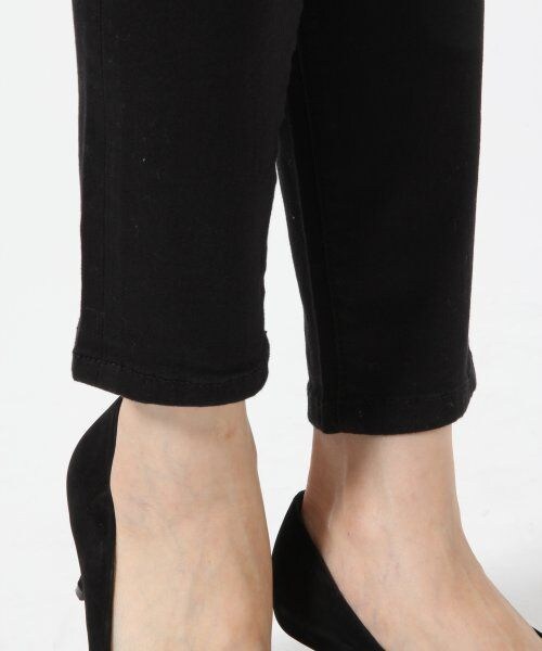 A part by（アパートバイ）の「【美脚パンツと評判！】デニムスキニーパンツ（パンツ・レディース・ホワイト/ブラック/ブルー/ネイビー・Ｍ/Ｌ）」の10枚目の写真