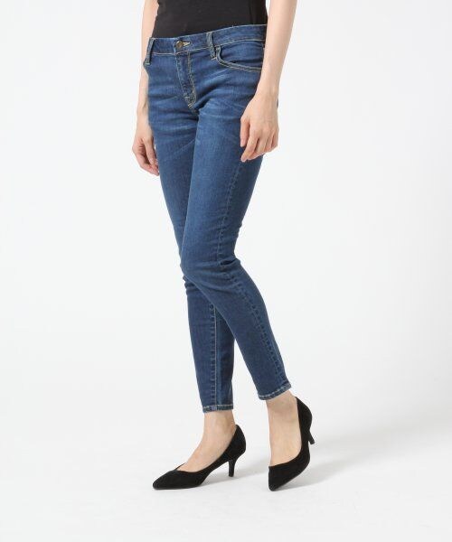 A part by（アパートバイ）の「【美脚パンツと評判！】デニムスキニーパンツ（パンツ・レディース・ホワイト/ブラック/ブルー/ネイビー・Ｍ/Ｌ）」の3枚目の写真