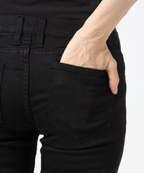 A part by（アパートバイ）の「【美脚パンツと評判！】デニムスキニーパンツ（パンツ・レディース・ホワイト/ブラック/ブルー/ネイビー・Ｍ/Ｌ）」の11枚目の写真