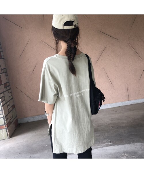 copine(コピン)の「バックロング裾スリット!バックロゴプリントビッグtシャツ (3color)【クリックポスト対象商品】(Tシャツ/カットソー・レディース・その他)」の1枚目の写真