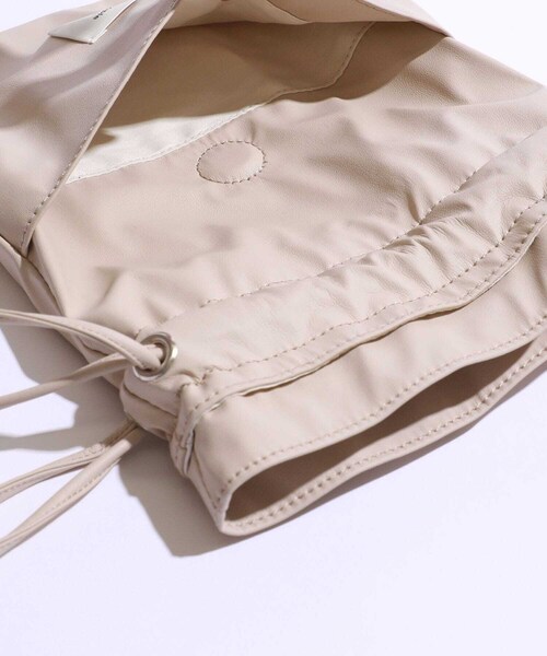 beautiful people（ビューティフルピープル）の「別注2WAY巾着ショルダー（バッグ・レディース・BLACK/BEIGE・FREE）」の10枚目の写真