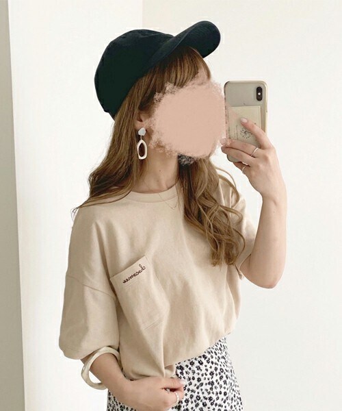 chocomee（チョコミー）の「ポケットロゴTee/short size（Tシャツ/カットソー・レディース・ホワイト/ベージュ・S）」の2枚目の写真