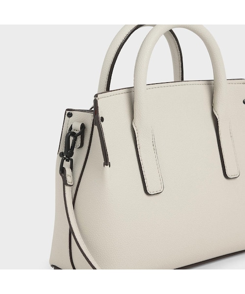 CHARLES & KEITH(チャールズ & キース)の「【再入荷】ストラクチャード ダブルトップハンドルトート / Structured Double Top Handle Tote (Cream)(バッグ・レディース・Cream・M/FREE)」の4枚目の写真