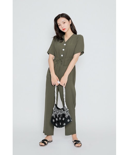 HOTPING(ホッピン)の「ウエストストラップボタンオールインワン(つなぎ/オールインワン・レディース・Black/Green・XS-S/M-L/L-XL)」の2枚目の写真