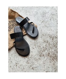 WHOO-AA・Asymmetric Tong Sandals(W0S8000)