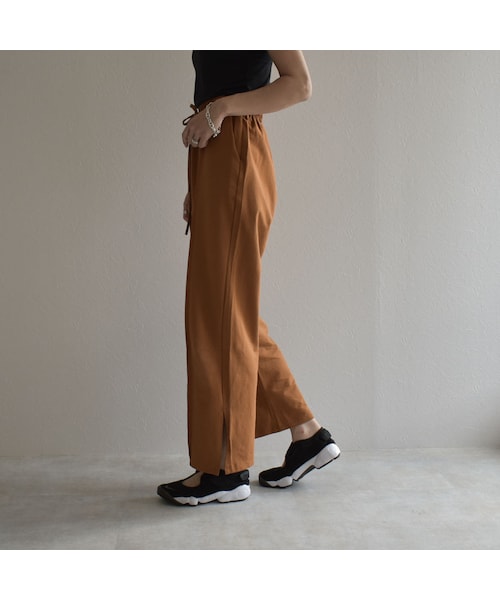 Lavish Gate（ラヴィッシュゲート）の「bottoms-02069　サイドスリット　ピンタック イージー パンツ　キャメル　ブラック（その他パンツ・レディース・その他）」の14枚目の写真