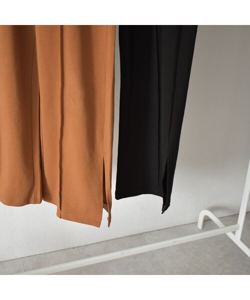 Lavish Gate（ラヴィッシュゲート）の「bottoms-02069　サイドスリット　ピンタック イージー パンツ　キャメル　ブラック（その他パンツ・レディース・その他）」の11枚目の写真