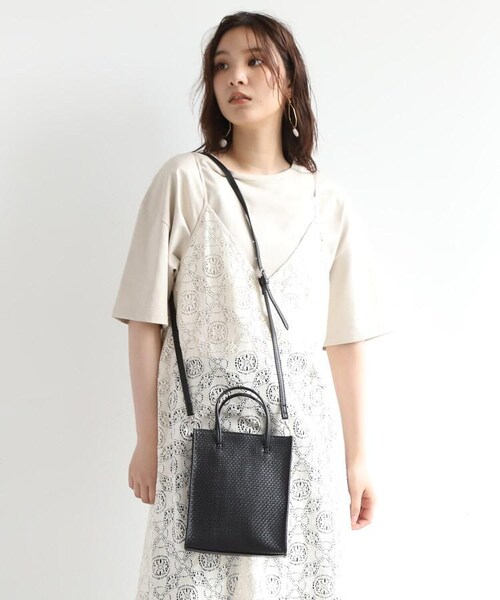 OZOC（オゾック）の「イントレチャート風ミニショルダー（バッグ・レディース・ブラック(019)/ブラウン(042)/ブルー(092)/アイボリー(004)・00(FREE)）」の10枚目の写真