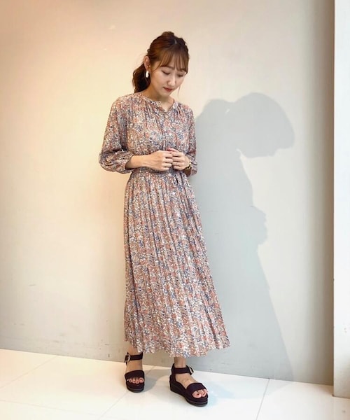 OZOC（オゾック）の「[洗える]小花柄ワッシャー2WAYワンピース（ワンピース/ドレス・レディース・ダークオレンジ(168)/ダークブラウン(143)・38(M)）」の19枚目の写真