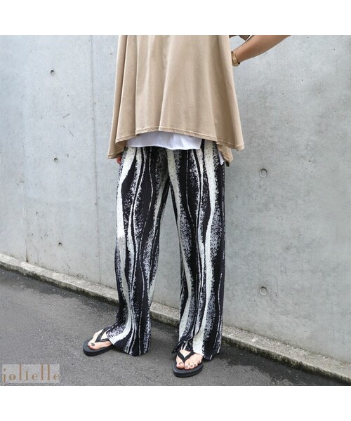 Sheson（シーズン）の「ウェーブ柄プリーツパンツ（その他パンツ・レディース・ブラック/ブラウン・FREE）」の2枚目の写真