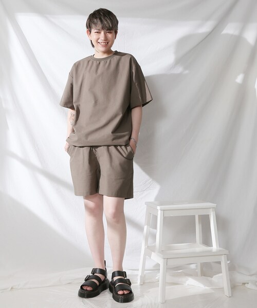 BOYSHE（ボーイシー）の「【セットアップ】リネン ストリングTシャツ+バンディング ショートパンツ　カーキ（Tシャツ/カットソー・レディース・その他）」の4枚目の写真