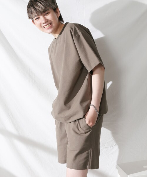 BOYSHE（ボーイシー）の「【セットアップ】リネン ストリングTシャツ+バンディング ショートパンツ　カーキ（Tシャツ/カットソー・レディース・その他）」の3枚目の写真