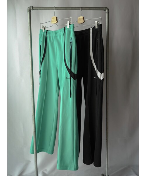 YohKi(ヨウキ)の「"Himotsuki" flare track pants(GREEN)(その他パンツ・メンズ・グリーン・1/2/3)」の4枚目の写真