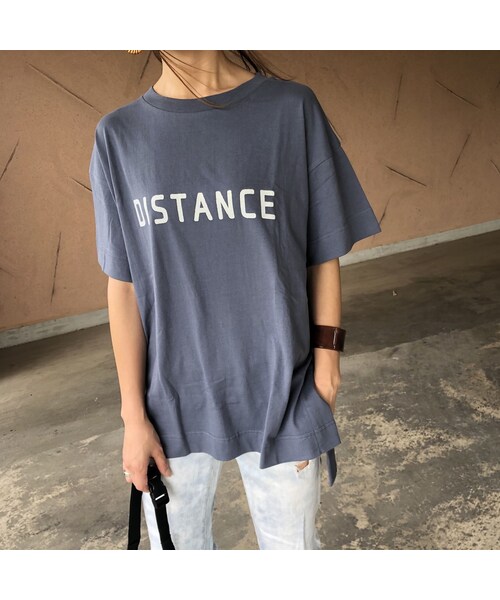 copine（コピン）の「バックロング裾スリット！DISTANCEロゴビッグtシャツ(3color)【クリックポスト対象商品】（Tシャツ/カットソー・レディース・その他）」の3枚目の写真
