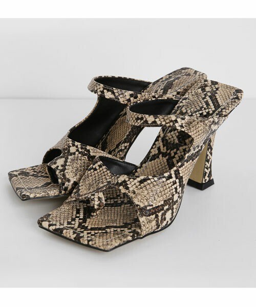 DHOLIC（ディーホリック）の「ユニークカットヒールサンダル（サンダル・レディース・ホワイト/その他/ブラック/ベージュ・225/230/235/240/245/250）」の4枚目の写真