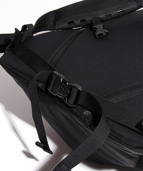 ARC'TERYX（アークテリクス）の「ARRO 22（バッグ・メンズ・ブラック・ONE SIZE）」の11枚目の写真
