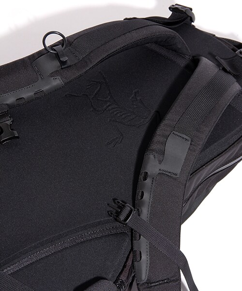 ARC'TERYX（アークテリクス）の「ARRO 22（バッグ・メンズ・ブラック・ONE SIZE）」の10枚目の写真