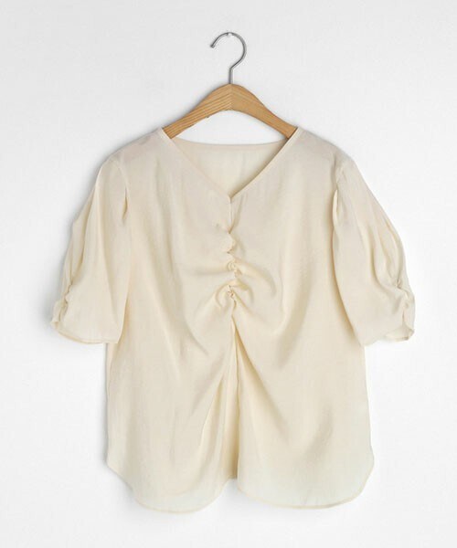 DHOLIC(ディーホリック)の「Vネックギャザーブラウス(シャツ/ブラウス・レディース・ホワイト/ブラック/ピンク・FREE)」の1枚目の写真