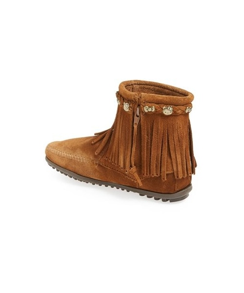 Minnetonka（ミネトンカ）の「Minnetonka Hello Kitty® Fringe Boot (Women)（ブーツ・レディース・Black/Dusty Brown・5 M/5.5 M/6 M/6.5 M/7 M/7.5 M/8 M/8.5 M/9 M/9.5 M/10 M/11 M）」の4枚目の写真