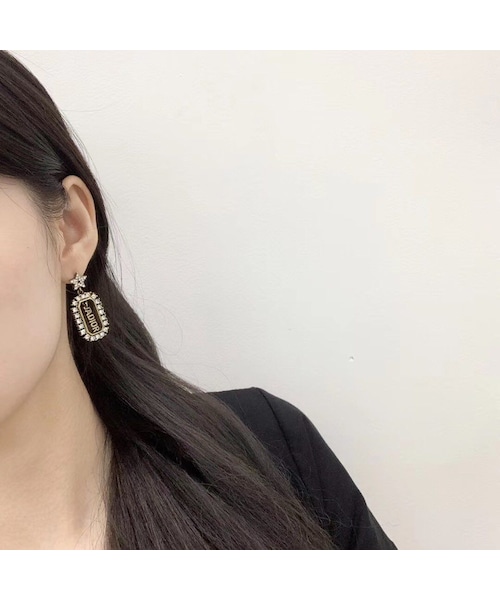 Handmade（ハンドメイド）の「(2COLOR/2TYPES)ディルスターネームタグドロップピアス（ピアス（両耳用）・レディース・その他）」の5枚目の写真