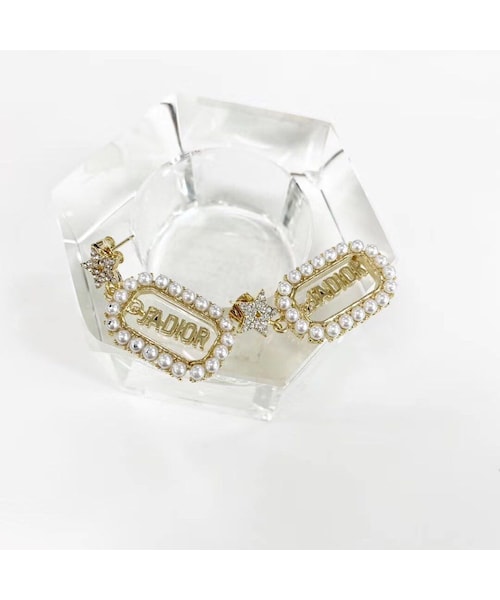 Handmade（ハンドメイド）の「(2COLOR/2TYPES)ディルスターネームタグドロップピアス（ピアス（両耳用）・レディース・その他）」の2枚目の写真