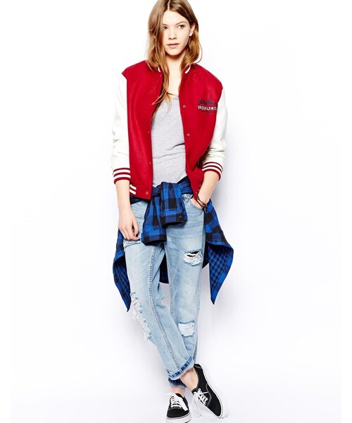 PULL&BEAR（プルアンドベア）の「Pull&Bear Ripped Boyfriend Jeans（デニムパンツ・レディース・blue・36-US 4/38-US 6/40-US 8）」の3枚目の写真
