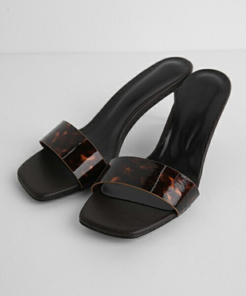 DHOLIC(ディーホリック)の「パターンストラップサンダル(サンダル・レディース・ブラック/ホワイト/ブラウン・225/230/235/240/245)」の3枚目の写真