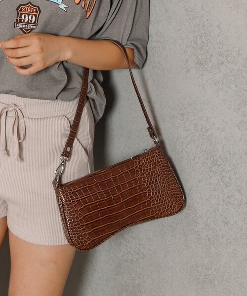 SHAGGIE(シャギー)の「クロコVINTAGEスクエアバッグ(ショルダーバッグ・レディース・ブラック/ホワイト/ブラウン/パープル・FREE)」の3枚目の写真