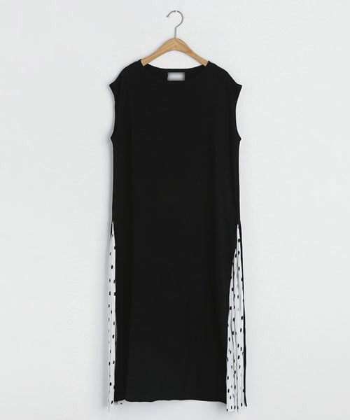 DHOLIC（ディーホリック）の「サイドドットプリーツワンピース（ワンピース・レディース・ホワイト/ブラック/ブルー・FREE）」の2枚目の写真