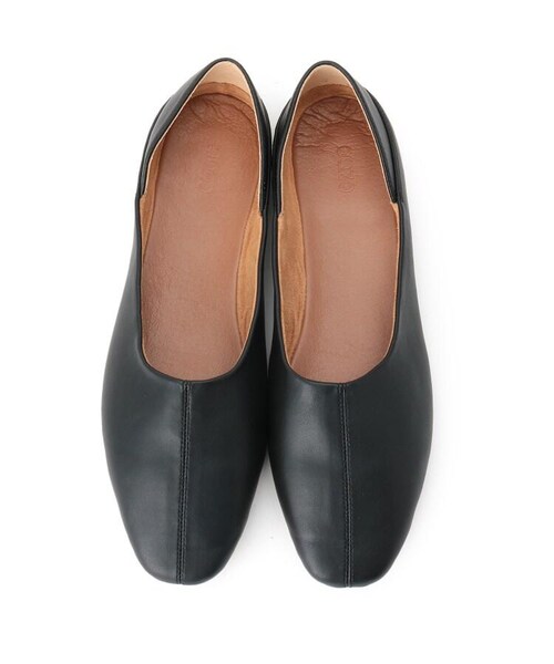 OZOC(オゾック)の「フラットバブーシュ(シューズ・レディース・ブラック(019)/チャコールグレー(014)/ブラウン(142)/モデル情報:身長157cm 着用サイズ35(23.5cm)/モデル情報:身長167cm 着用サイズ45(24.5cm)・35(23.5cm)/45(24.5cm))」の7枚目の写真