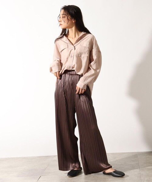 OZOC(オゾック)の「フラットバブーシュ(シューズ・レディース・ブラック(019)/チャコールグレー(014)/ブラウン(142)/モデル情報:身長157cm 着用サイズ35(23.5cm)/モデル情報:身長167cm 着用サイズ45(24.5cm)・35(23.5cm)/45(24.5cm))」の15枚目の写真