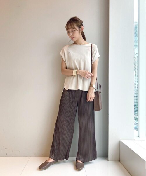 OZOC(オゾック)の「フラットバブーシュ(シューズ・レディース・ブラック(019)/チャコールグレー(014)/ブラウン(142)/モデル情報:身長157cm 着用サイズ35(23.5cm)/モデル情報:身長167cm 着用サイズ45(24.5cm)・35(23.5cm)/45(24.5cm))」の16枚目の写真