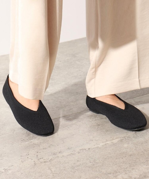 OZOC(オゾック)の「ニットフラットシューズ(シューズ・レディース・ブラック(019)/ブラウン(142)・35(23.5cm)/45(24.5cm))」の8枚目の写真