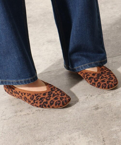 OZOC(オゾック)の「ニットフラットシューズ(シューズ・レディース・ブラック(019)/ブラウン(142)・35(23.5cm)/45(24.5cm))」の9枚目の写真