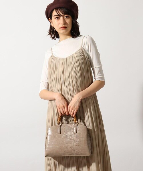 OZOC(オゾック)の「バンブーハンドルクロコボストン(バッグ・レディース・チャコールグレー(014)/ブラック(019)/ブラウン(042)/ライトベージュ(051)・00(FREE))」の11枚目の写真
