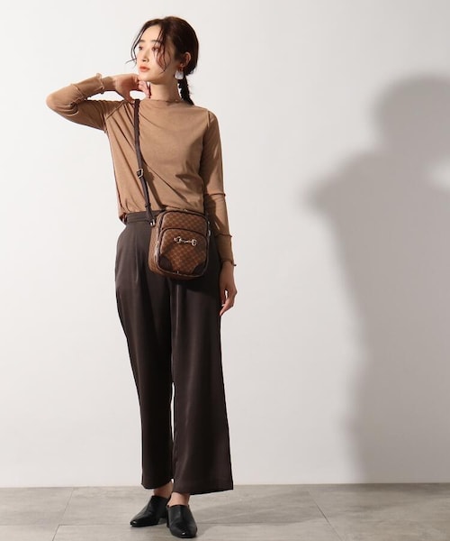 OZOC(オゾック)の「オリジナルモノグラム柄縦長ショルダー(バッグ・レディース・ダークブラウン(143)/アイボリー(104)/キャメル(141)/ブラック(019)/ブラウン(142)/ブラック(119)・00(FREE))」の19枚目の写真