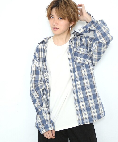 BOYSHE（ボーイシー）の「プラン チェックシャツ　スカイブルー（シャツ/ブラウス・レディース・その他）」の2枚目の写真