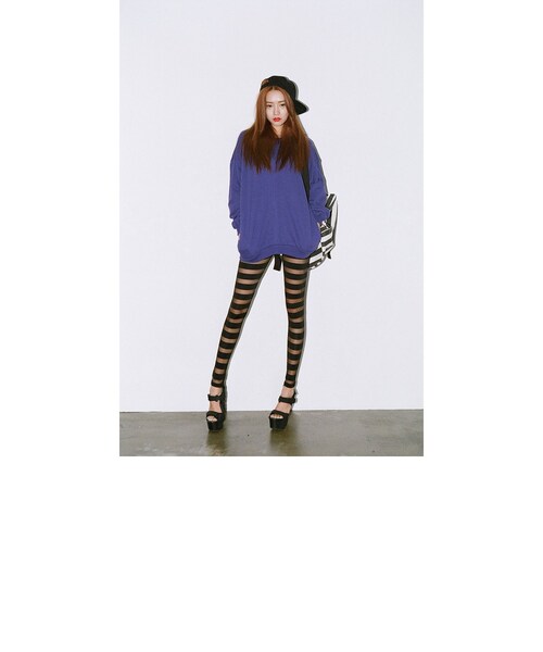 STYLENANDA（スタイルナンダ）の「カラフル無地ベーシックスウェットトレーナー（トップス・レディース・ネイビー/マスタード/オレンジ/ブラック/グリーン/パープル/メランジグレー/ワイン・フリーサイズ）」の3枚目の写真