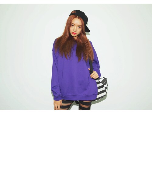 STYLENANDA（スタイルナンダ）の「カラフル無地ベーシックスウェットトレーナー（トップス・レディース・ネイビー/マスタード/オレンジ/ブラック/グリーン/パープル/メランジグレー/ワイン・フリーサイズ）」の7枚目の写真