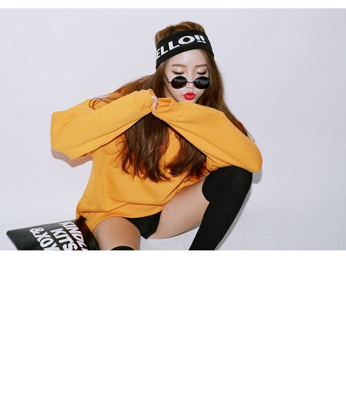 STYLENANDA（スタイルナンダ）の「カラフル無地ベーシックスウェットトレーナー（トップス・レディース・ネイビー/マスタード/オレンジ/ブラック/グリーン/パープル/メランジグレー/ワイン・フリーサイズ）」の17枚目の写真