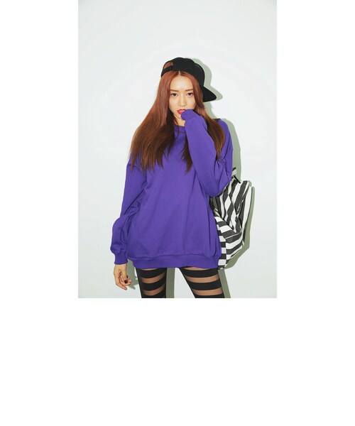 STYLENANDA（スタイルナンダ）の「カラフル無地ベーシックスウェットトレーナー（トップス・レディース・ネイビー/マスタード/オレンジ/ブラック/グリーン/パープル/メランジグレー/ワイン・フリーサイズ）」の15枚目の写真