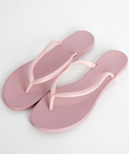 DHOLIC（ディーホリック）の「ラウンドフリップフロップサンダル（サンダル・レディース・イエロー/ピンク/グリーン/ベージュ/ブラウン/ブラック/ホワイト・230/235/240/245/250）」の7枚目の写真