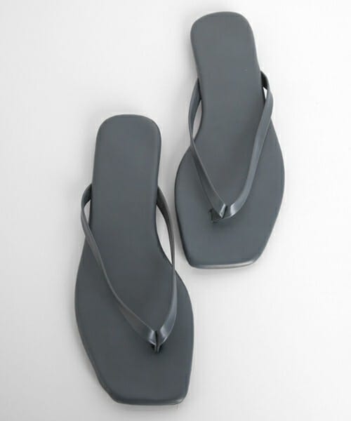 DHOLIC（ディーホリック）の「スクエアフリップフロップサンダル（ビーチサンダル・レディース・ホワイト/オレンジ/ブルー/ブラウン/ブラック/ベージュ/イエロー/ピンク/その他・230/235/240/245/250）」の5枚目の写真