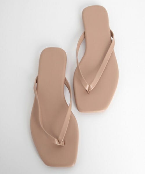 DHOLIC（ディーホリック）の「スクエアフリップフロップサンダル（ビーチサンダル・レディース・ホワイト/オレンジ/ブルー/ブラウン/ブラック/ベージュ/イエロー/ピンク/その他・230/235/240/245/250）」の4枚目の写真