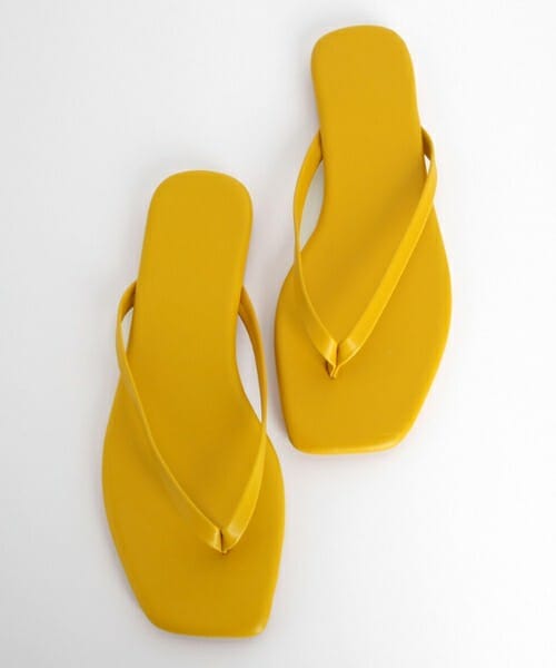 DHOLIC（ディーホリック）の「スクエアフリップフロップサンダル（ビーチサンダル・レディース・ホワイト/オレンジ/ブルー/ブラウン/ブラック/ベージュ/イエロー/ピンク/その他・230/235/240/245/250）」の6枚目の写真