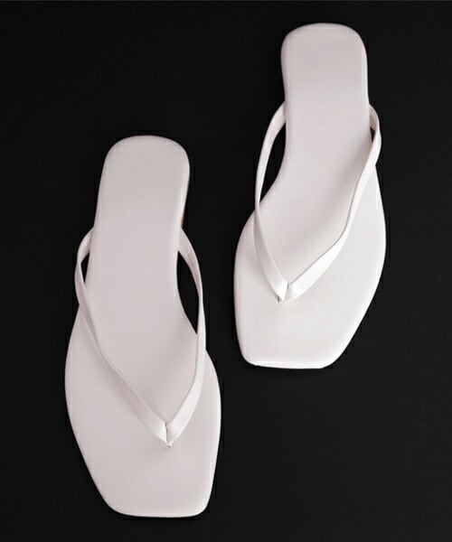 DHOLIC（ディーホリック）の「スクエアフリップフロップサンダル（ビーチサンダル・レディース・ホワイト/オレンジ/ブルー/ブラウン/ブラック/ベージュ/イエロー/ピンク/その他・230/235/240/245/250）」の9枚目の写真