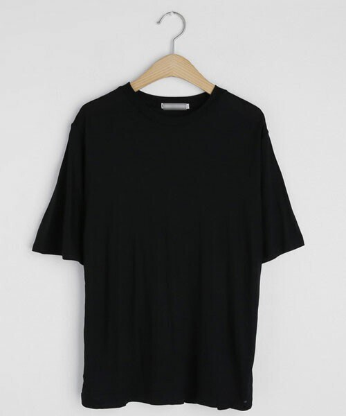 DHOLIC(ディーホリック)の「ラウンドネックTシャツ(Tシャツ/カットソー・レディース・ホワイト/ブラウン/グリーン/ブラック/レッド・FREE)」の2枚目の写真