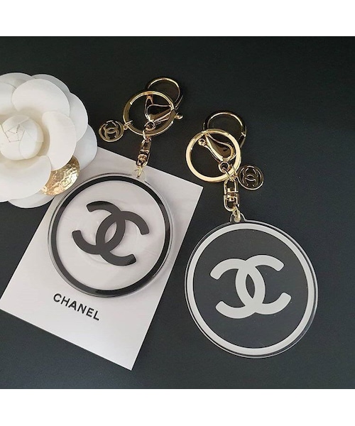 Handmade（ハンドメイド）の「(2COLOR)アクリルシャシャシースルーロゴキーリング（その他・レディース・その他）」の3枚目の写真