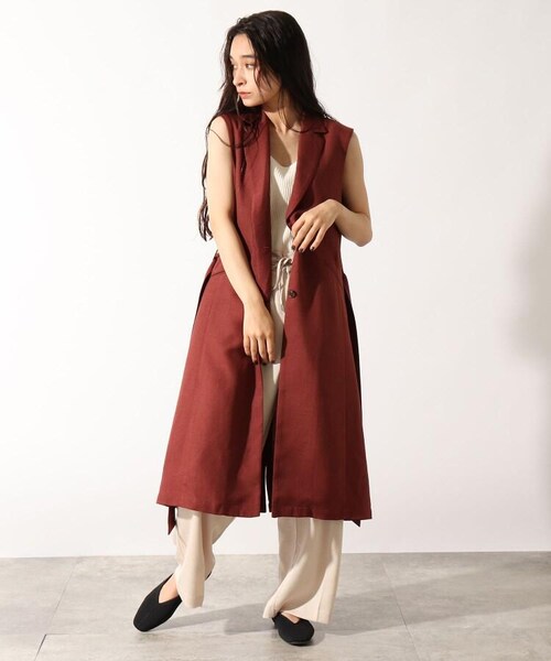 OZOC（オゾック）の「[洗える]ロングジレ（トップス・レディース・ナチュラル(050)/ブラウン(042)/モデル情報:身長158cm 着用サイズ38(M)・38(M)）」の2枚目の写真